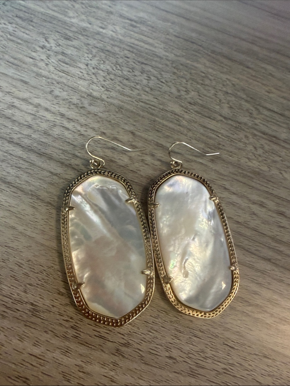 Kendra Scott Iridescent Mother-of-Pearl Gold Drop Earrings
